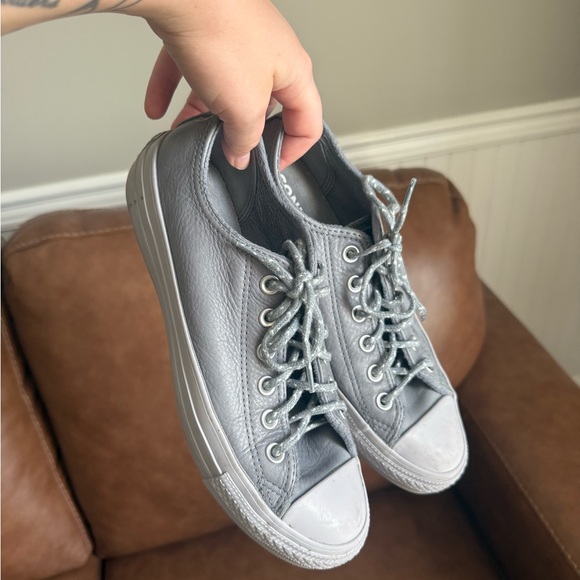 Converse Gray Leather  Low-Top Sneakers - Picture 1 of 4